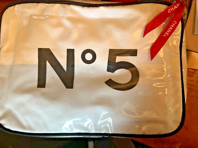 Muy Bonito Bolso Chanel Nº 5 1988 Cremallera Maquillaje Viaje Cosméticos Estuche Blanco Foto 1 de 4