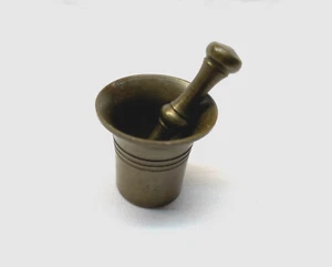 Vintage Solid Brass Dollhouse Size Miniature 1 1/8" Mortar & Pestle Apothecary - Picture 1 of 10