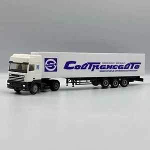 DAF white truck with white semitrailer Sovtransavto , scale 1/87 (HO) - Picture 1 of 6