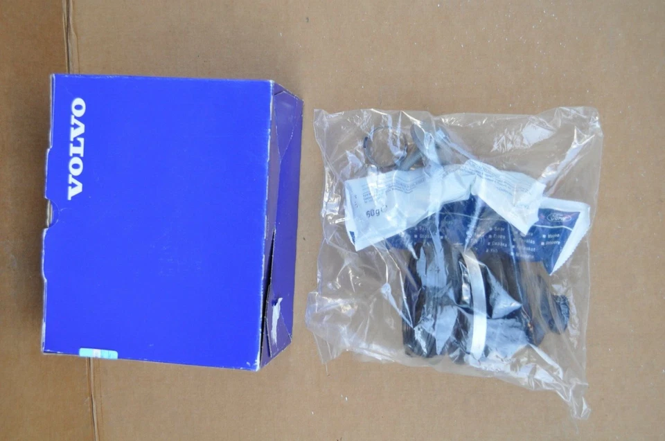 Комплект резиновых наружных мехов для оси Volvo C30 C70 S40 V50 от оригинального производителя 31256010 - Изображение 1 из 4