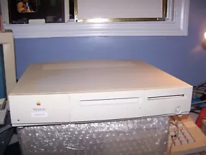 Apple Macintosh Centris 610 M1444 20 MHz 68LC040 Encendido y arranca desde disquete - Imagen 1 de 13