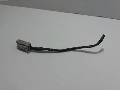 06 07 2006 SUBARU B9 TRIBECA LUZ DE FRENO TRASERO BOMBILLA PEQUEÑA ENCHUFE GRIS 2 CABLES K4556 Foto 1 de 4