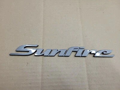 Pontiac OEM 1998-2004 Sunfire gris emblema de puerta insignia logotipo placa de identificación placa de identificación Foto 1 de 3