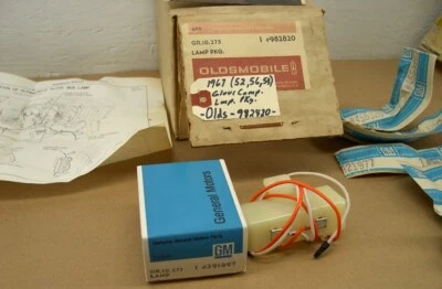 Kit de luces para guantera NOS 1967 - Oldsmobile Jetstar Dynamic Delta 88 convertible Foto 1 de 4