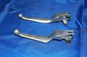 Par de palancas de control de embrague y freno Harley Davidson 45075-96 OEM - Imagen 1 de 12