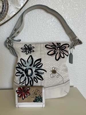 Lona y billetera Coach Mini Signature floral abeja 10871 Foto 1 de 4
