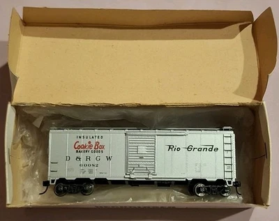 Athern HO scale Rio Grand Box Car Toy Model Railway Train Freight Carriage - Image 1 of 4