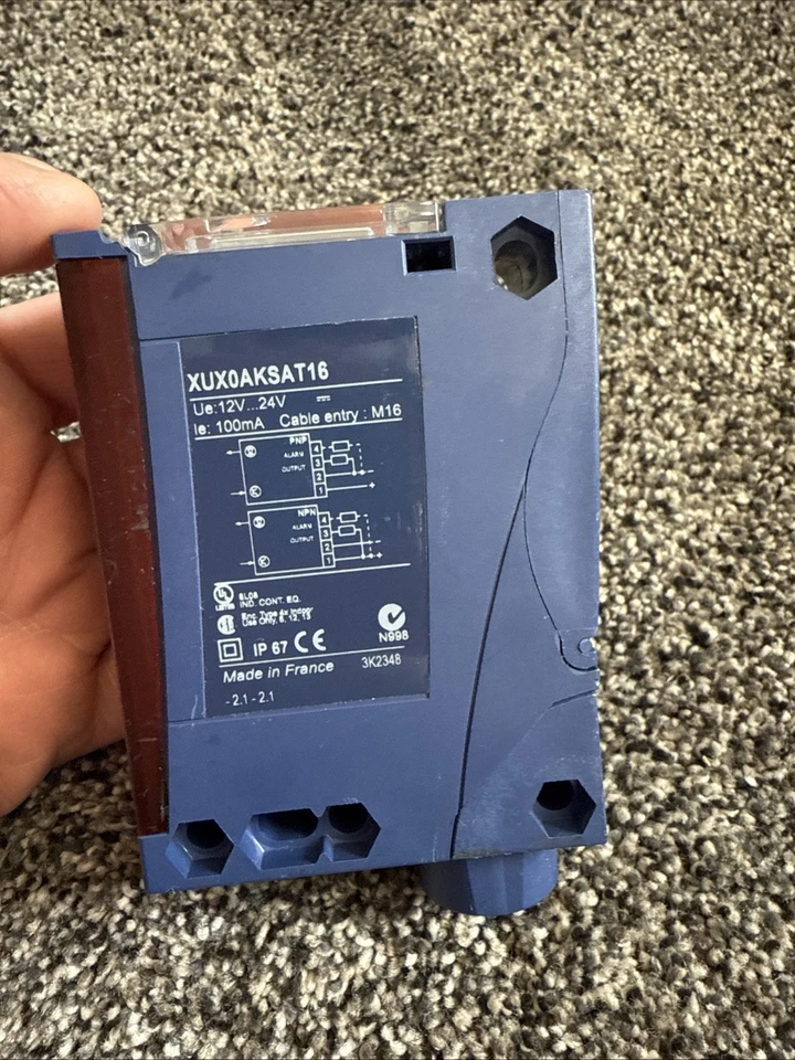 Telemecanique Sensors Xux0aksat16 Photoelectric Sensor,Rectangle,Multimode - Image 1 of 4