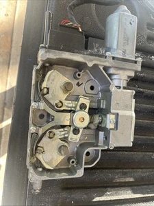 02-08 BMW E65 E66 ELECTRONIC PARKING BRAKE ACTUATOR MOTOR  6762606 #2 - Picture 1 of 4