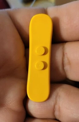 Lote de 1 LEGO SNOWBOARD Minifigure Tool Gear Friends Tabla de nieve amarilla C16 Foto 1 de 2