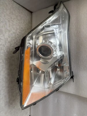 Faro halógeno del lado del conductor Cadillac SRX 2010-2016 FABRICANTE DE EQUIPOS ORIGINALES Foto 1 de 4