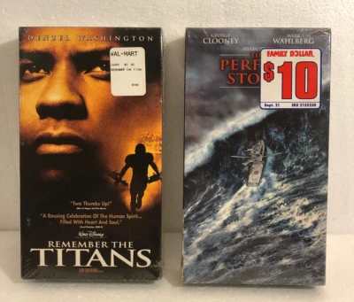 Sealed VHS Lot Of 2 (The Perfect Storm & Remember The Titans) Worn  Foto 1 de 4