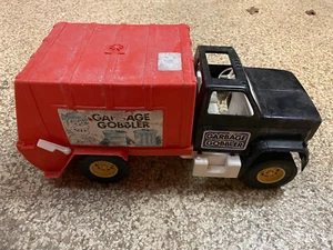 Vintage 1970 Processed Plastic GARBAGE GOBBLER Plastic Garbage Truck - Picture 1 of 7