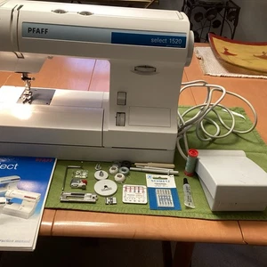 Pfaff Select 1520 Sewing Machine w/Case & Pedal German Engineering Czech Rep. - Picture 1 of 19