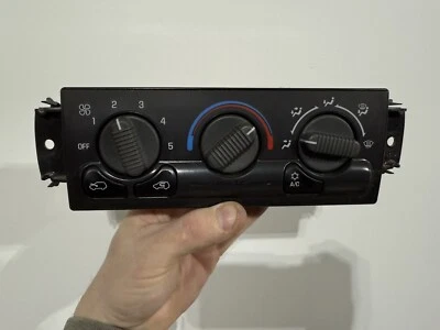 Chevy GMC Silverado Sierra Yukon 1999-2002 control de clima aire acondicionado OEM 15054697 usado Foto 1 de 4