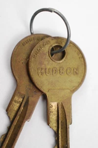 2 Hudson Brass KEYS - N283  Cabinet File  OFFICE FURNITURE LOCKS - Picture 1 of 3