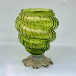 Kralik Iridescent Meteor Vase with Opalescent Legs 51/2” Art Nouveau - damaged - Picture 1 of 7