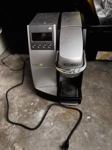 Keurig K3000SE großes Kaffeebrühsystem - silber und schwarz - Bild 1 von 10