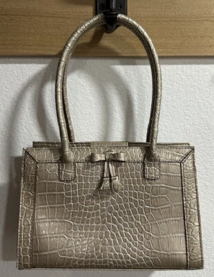 Cartera vintage Liz Claiborne dorada/plateada imitación cuero cocodrilo con lazo de borla Foto 1 de 4