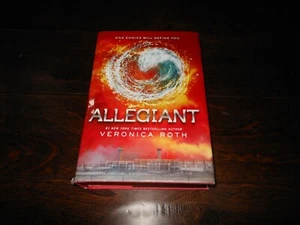 Allegiant (Hardcover-Very Good) & Divergent (Paperback-Good)) by Veronica Roth - Picture 1 of 6