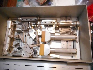 THEATER/AUSBILDUNG PROP SORTIERT KNIE FEMUR WERKZEUGE JOHNSON JOHNSON BOX - Bild 1 von 5