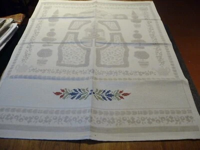 Torchon neuf "  villa jardins   " bande brodée de fleurs   ( 78 x 65 cms ) - Photo 1/4