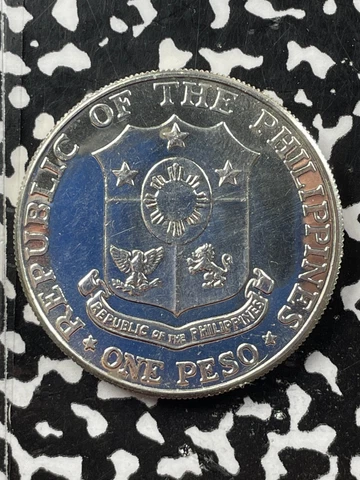 1967 Philippines 1 Peso Lot#M2238 Large Silver Coin! High Grade! Beautiful! Cover