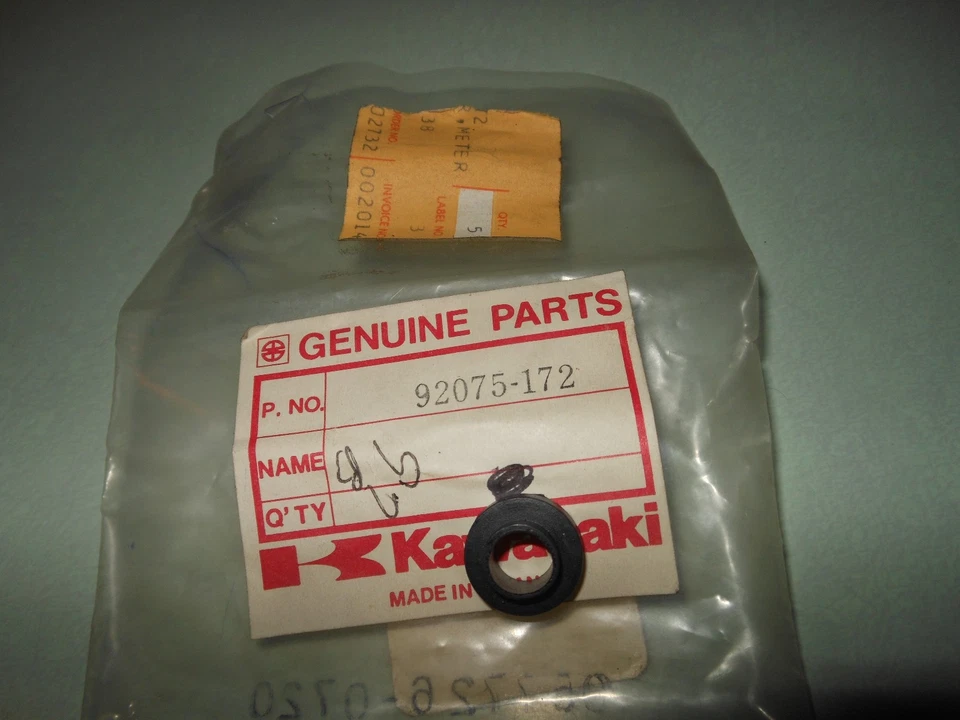 2 NOS OEM Kawasaki 1973-83 Z1 KZ900 Meter Rubber Qty.2 # 92075-172 - Изображение 1 из 1