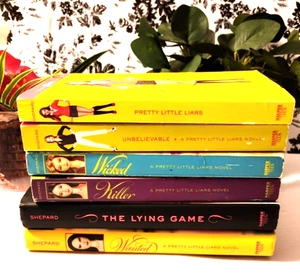 6 Pretty Little Liars Serie Lot 4 PB + 2 HC - Sara Shepard - Bild 1 von 10
