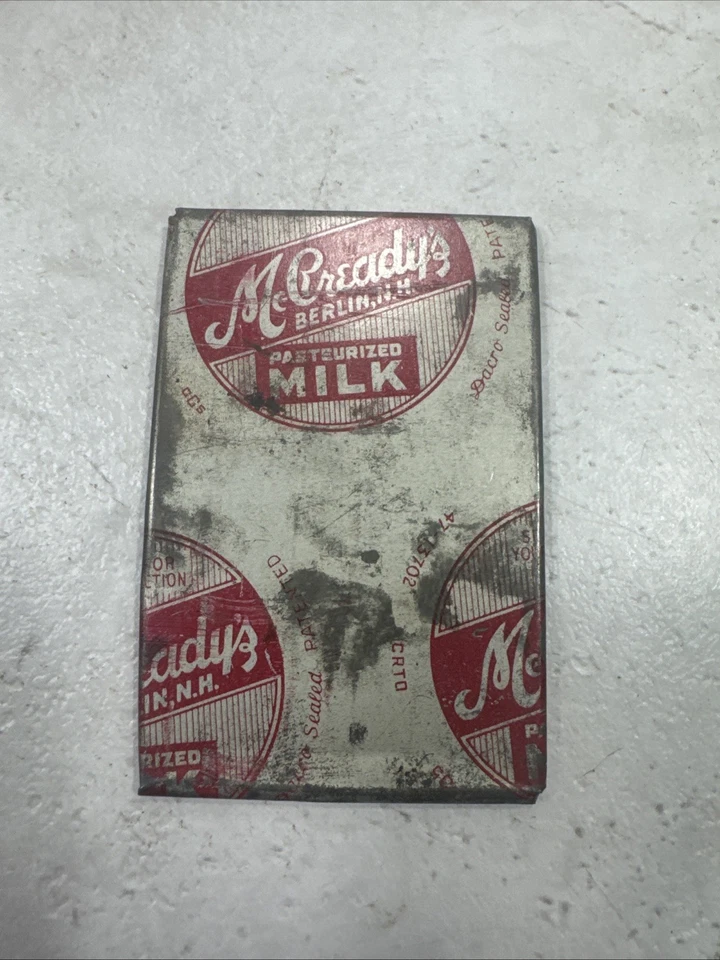Espejo de bolsillo publicitario vintage McCready’s Milk Berlin, New Hampshire Foto 1 de 3