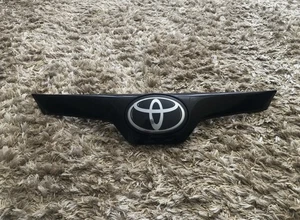GENUINE TOYOTA COROLLA GR FACELIFT HYBRID FRONT BUMPER TOP GRILL 2023-2024-2025 - Picture 1 of 4