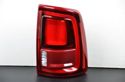 Dodge RAM 2500 3500 2025 LED luz trasera montaje lámpara lado derecho pasajero OEM Foto 1 de 4