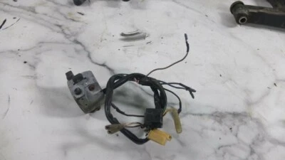 82 83 雅马哈 XT200 XT 200 左手控制开关转向信号 — 第 1/4 张图片