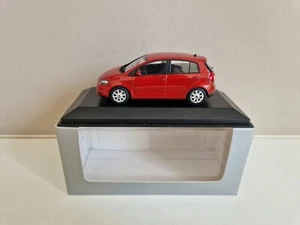 Minichamps 1/43 VW Golf Plus - Rojo - Edición Concesionario 2005 - 5M0099300A3X - Imagen 1 de 7