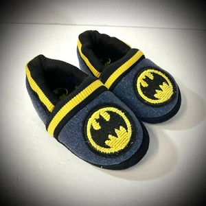 ZAPATILLAS BATMAN HOUSE PARA NIÑOS PEQUEÑOS 5-6 negro puntada amarilla logotipo dc comics niños ¡LINDAS! - Imagen 1 de 4
