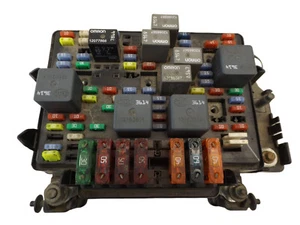 1999-2006 GMC Yukon XL 1500 Fuse Box Used 12193645-09 OEM - Picture 1 of 10