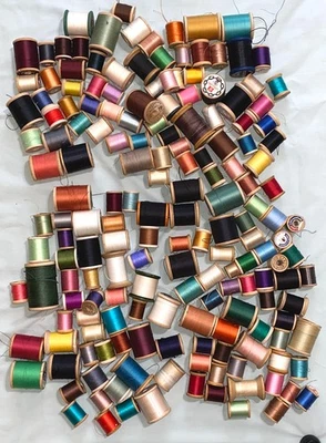 COLORFUL LOT 170 VINTAGE WOODEN SPOOLS OF SEWING THREAD vtg * All wooden - Image 1 of 4