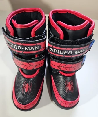 Botas infantis Marvel Spider-Man tamanho 8 vermelhas, azuis, pretas novas com etiquetas - Imagem 1 de 4