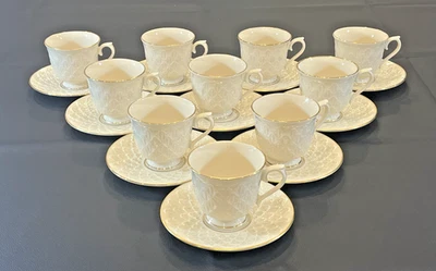 Juego de 10 tazas de té y platillos Lenox Jacquard dorados con patas en relieve hechos en EE. UU. Foto 1 de 4