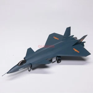 Modellino in plastica nuovo scala 1/144 PLA J-20 Stealth Fighter Test Flight Chengdu 2011 - Foto 1 di 6