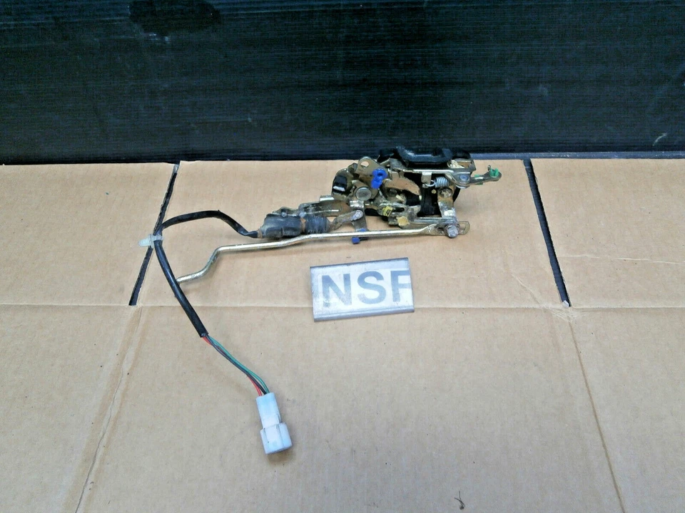 ISUZU TROOPER 1997-1999 5DOOR NEARSIDE PASSENGER FRONT DOOR LOCK CATCH MECHANISM - Изображение 1 из 1