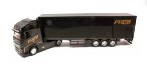 MODELLINO CAMION STATICO BURAGO VOLVO FH16 GLOBETROTTER 750 XXL NERO SCALA 1/43 - Foto 1 di 5