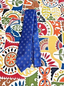 Jos A Bank Traveler schmutzabweisende blaue geometrische Krawatte aus 100 % Seide - neu mit Etikett - Bild 1 von 2