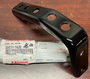 New Genuine OEM Kawasaki Upper Front Fender Stay - 35011-1420 - Picture 1 of 1