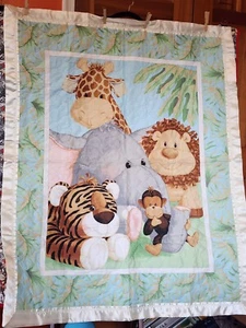 "Manta bebé edredón Jungle Dreams jirafa tigre elefante mono león satinado 44x35""" - Imagen 1 de 2