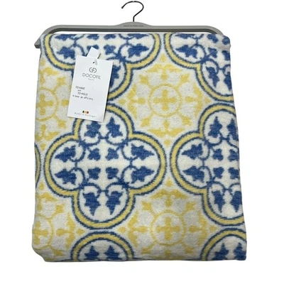 Docofil Throw Blanket White Plush Blue Yellow Tile Cotton Blend Portugal 51x67 - Image 1 of 4