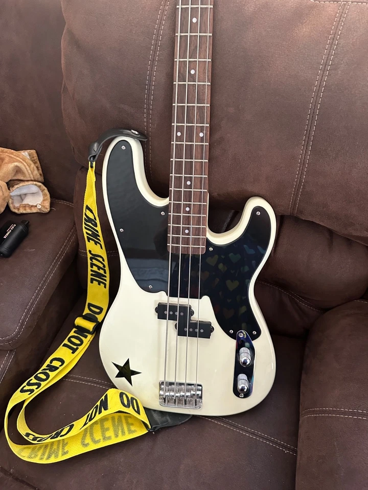 Squire Mike Dirnt Electric Bass guitar  - Image 1 of 3