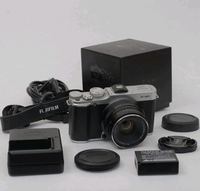 Fujifilm X-M1 Digital Camera 16 3 MP Silver + 7Artisan 25mm f1.8 Excellent Condition - Image 1 of 4