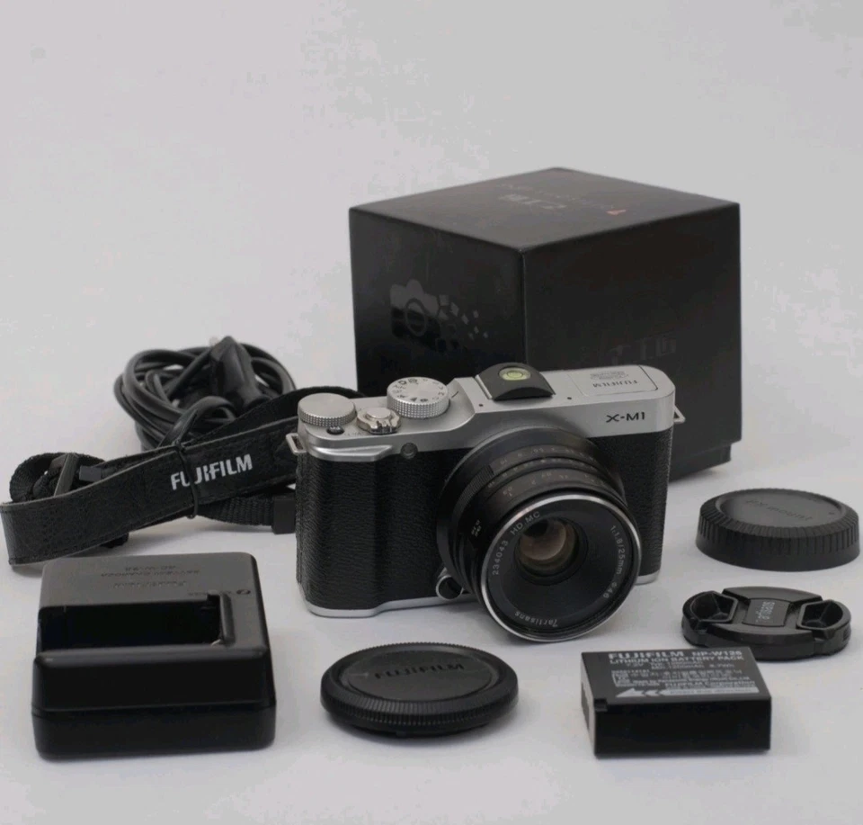 Fujifilm X-M1 Digitalkamera 16 3 MP Silber + 7Artisan 25mm f1.8 Top Zustand - Bild 1 von 4
