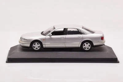 Audi A8 D2 Silver Green Strip Minichamps 1/43 - Immagine 1 di 4